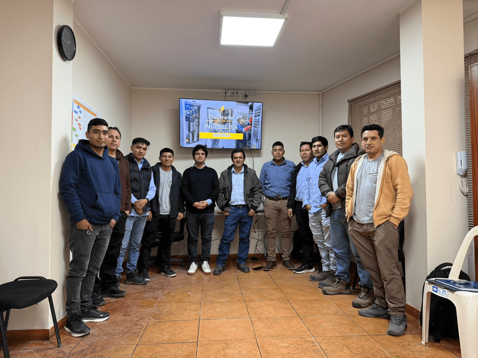 Equipo técnico de Electrotel Perú
